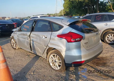 2016 Ford Focus Se z USA, uszkodzony, nr VIN 1FADP3K26GL297867